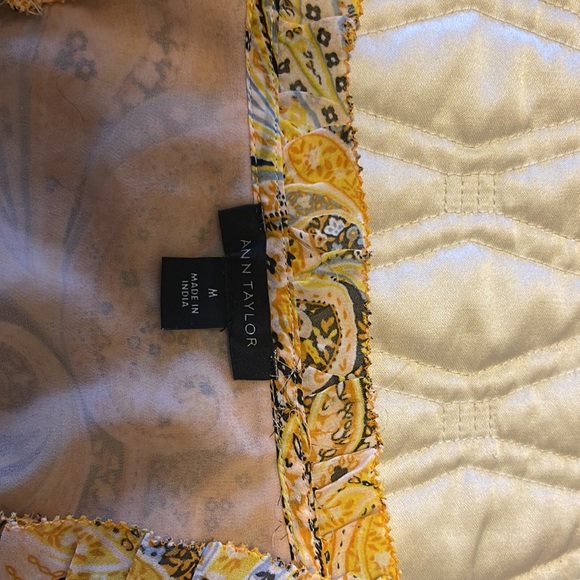 A beautiful top - Picture 2 of 5